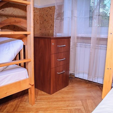 Golden Globus Hostel Київ Екстер'єр фото