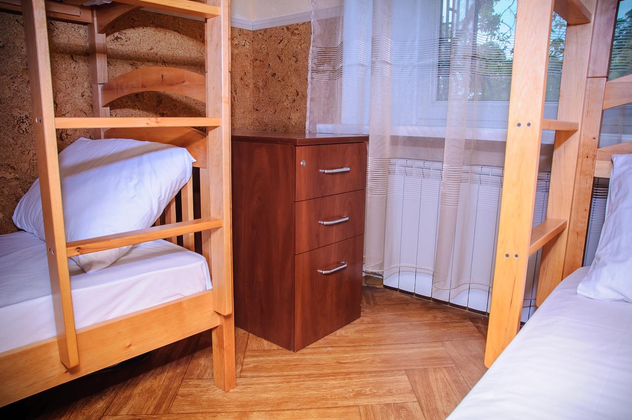 Golden Globus Hostel Київ Екстер'єр фото